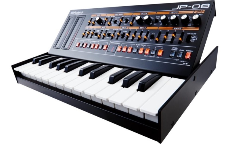 ROLAND JP-08 - синтезатор
