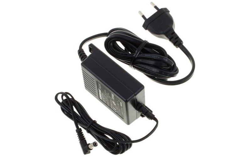SHURE PS24E блок питания сетевой для радиосистем BLX4, BLX88, GLXD6, PG4, PGX4, P2T, SLX4, QLXD4.12V
