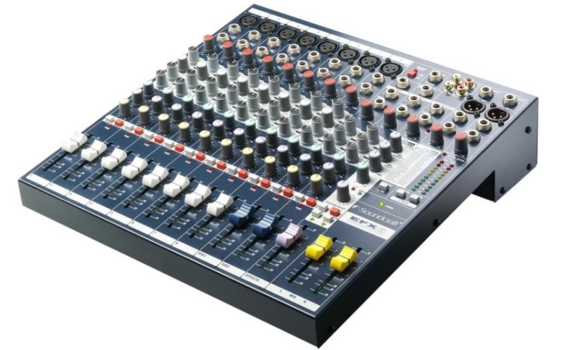 Soundcraft EFX8 - Микш.пульт 8 mono, 2 stereo, 2 aux, встроенный процессор Lexicon , 32 программы