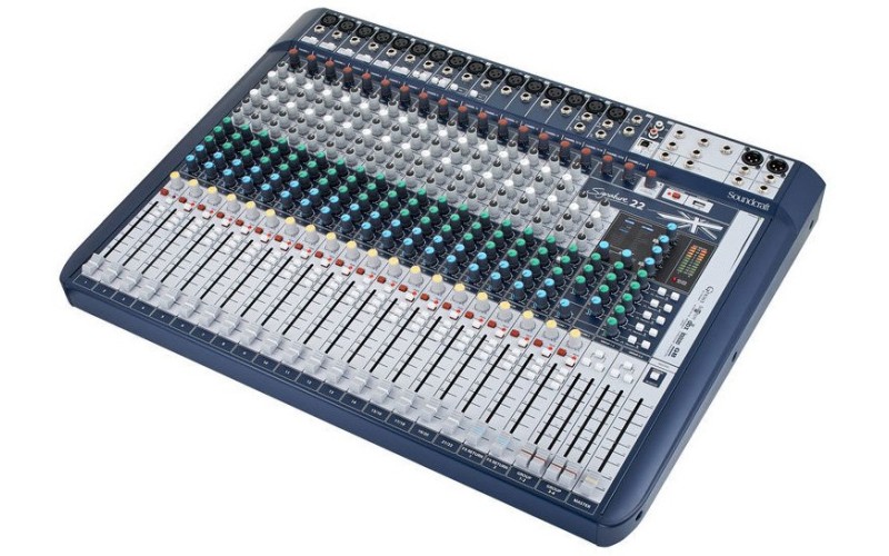 Soundcraft Signature 22 - аналоговый микшерный пульт, 16 вх., 12 x preamps, 2 x dbx Lim., 2 x USB in