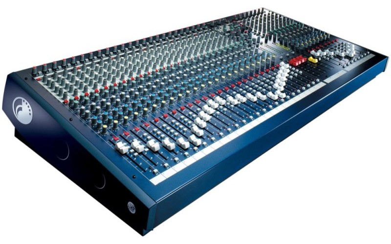 SOUNDCRAFT SPIRIT LX7ii 32CH 32+4/4/3 концертная микшерная консоль