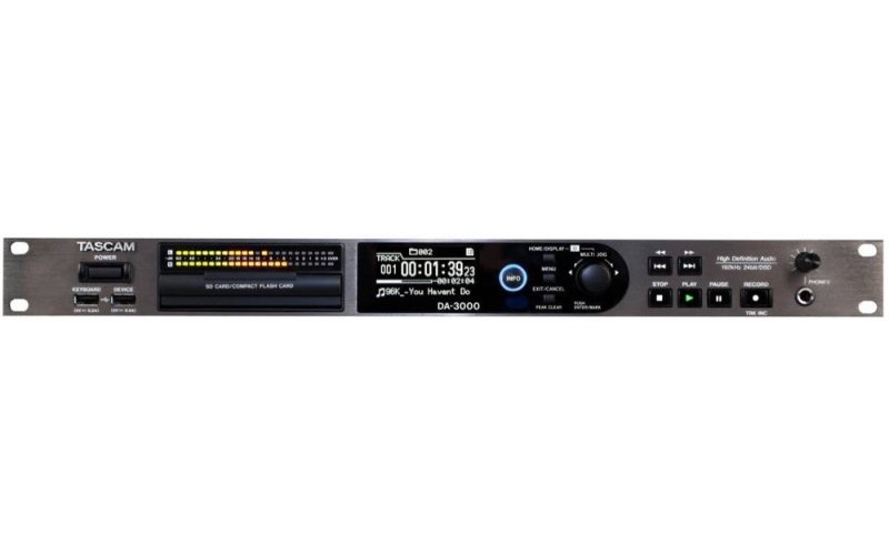 TASCAM DA-3000 2-канальный комбинированный конвертер и рекордер на карты памяти SD и CF