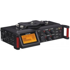 Tascam DR-70D 4 канальный портативный аудиорекордер