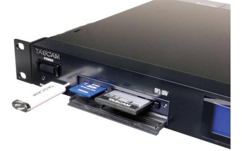Tascam SS-R100 профессиональный CF, SD/SDHC, USB Memory,