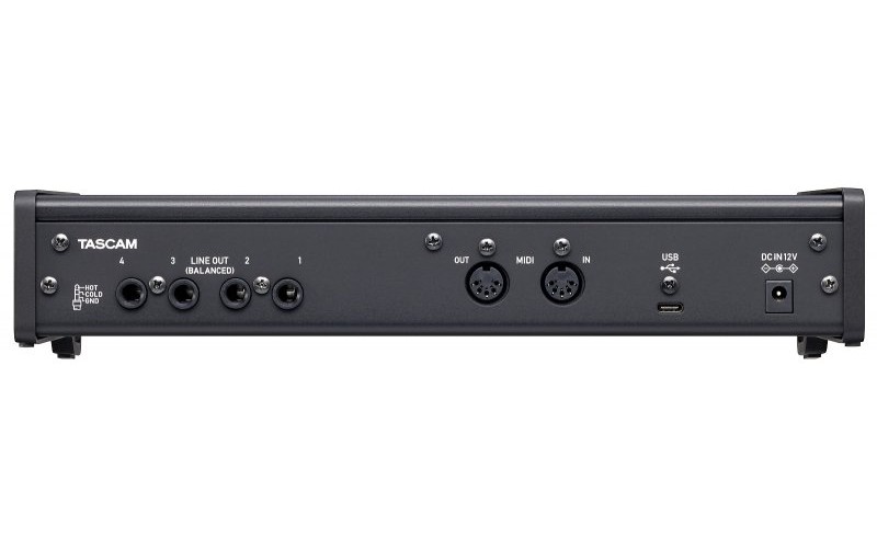 Tascam US-4x4HR аудио и MIDI интерфейс