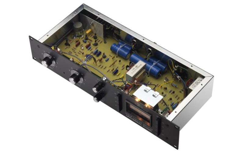 Universal Audio 1176LN Одноканальный транзисторный компрессор-лимитер