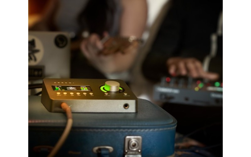 Universal Audio Arrow Настольный Аудиоинтерфейс с DSP для Mac или PC, Thunderbolt 3