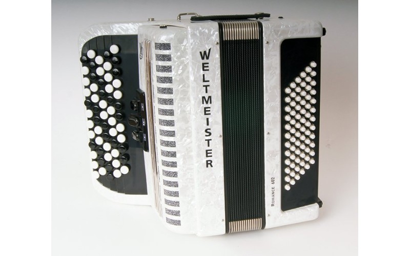 Weltmeister Romance 602 II 72/60 WH Romance 602 Аккордеон кнопочный 60/72/II/3, белый