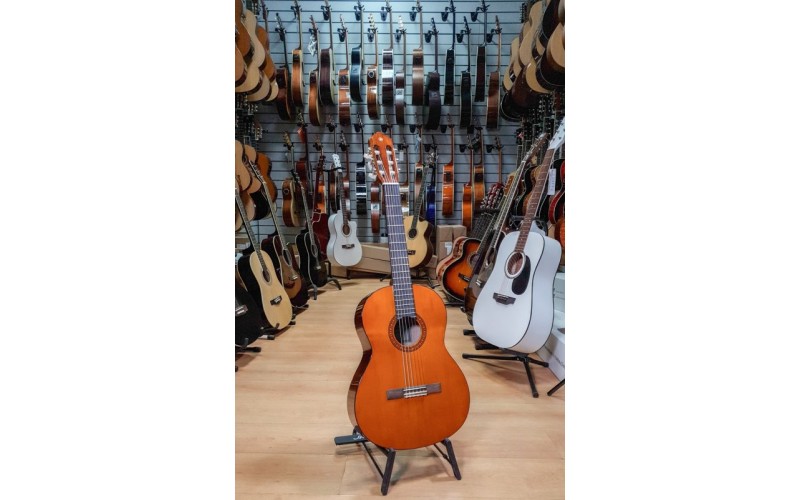 YAMAHA CS40 гитара классическая 3/4