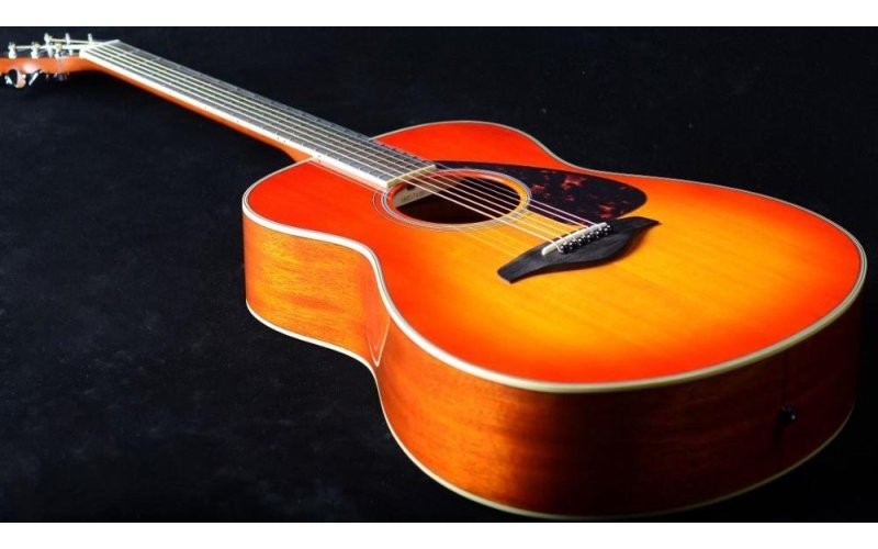 YAMAHA FS820 Autumn Burst акустическая гитара
