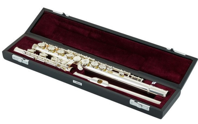 YAMAHA YFL-372H Флейта;головка: серебро, с резонаторами, не в линию, Ми-механика, колено СИ