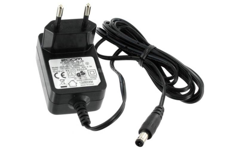 ZOOM AD16E блок питания для педалей и процессоров. 9V, 500mA