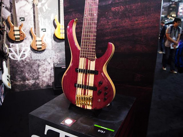 семиструнная бас-гитара ibanez